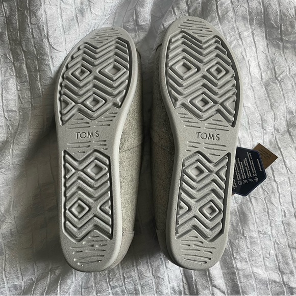 Toms Alpargata Grey Felt Slip-On Casual Shoes with Faux Shearling 12 NEW - Picture 2 of 6